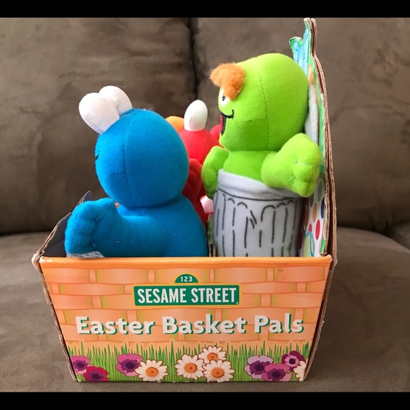 Fisher Price Sesame Street Easter Basket Pals Cookie Monster Elmo Bert & Oscar - Picture 2 of 7
